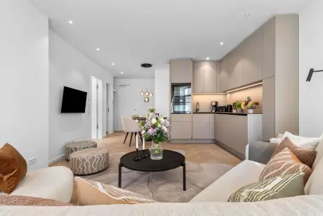 Stylisches Wohnzimmer und Küche im 12.18. Hotel Stadt Hamburg GmbH.