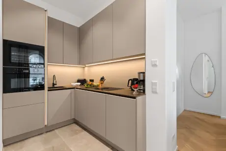 Moderne Küche im 12.18. Hotel Stadt Hamburg, elegant und perfekt ausgestattet.